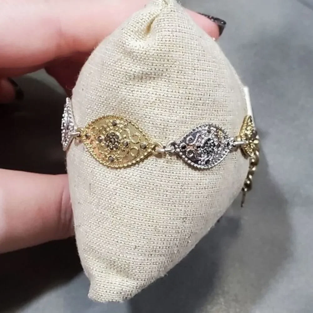 Lucky brand‎ silver and gold Dainty Scrolled jeweled bracelet Adjustable New